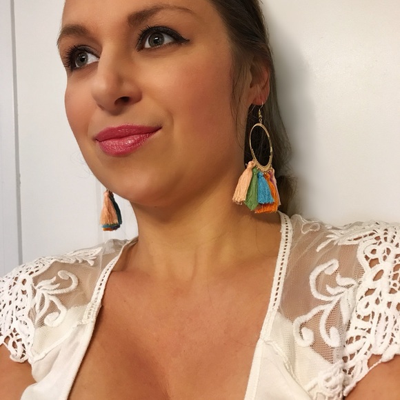 HP!🌈NEW💙💎BEAUTIFUL🌈COLORFUL TASSEL HOOPS💙GOLD - Picture 7 of 8